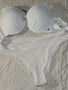 La Vie En Rose White Padded Bra & Bikini Brief Set